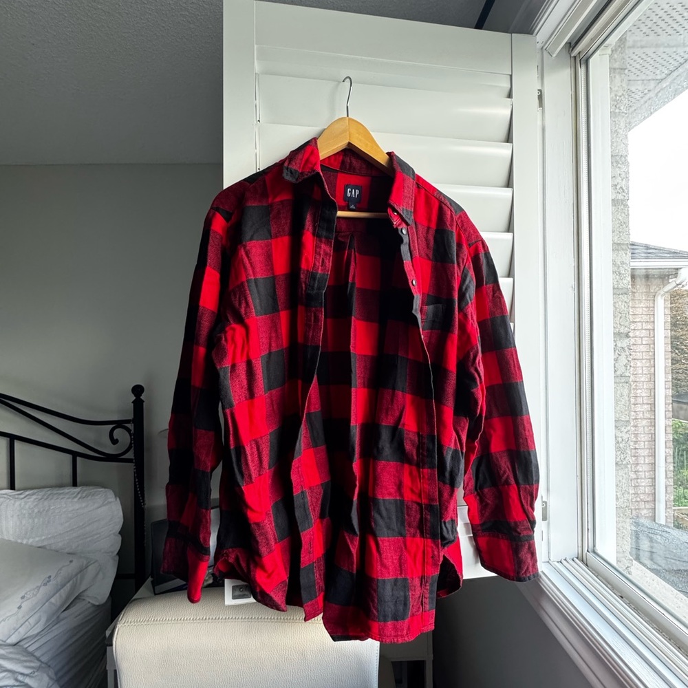 GAP Classic Red and Black Checkered Shirt